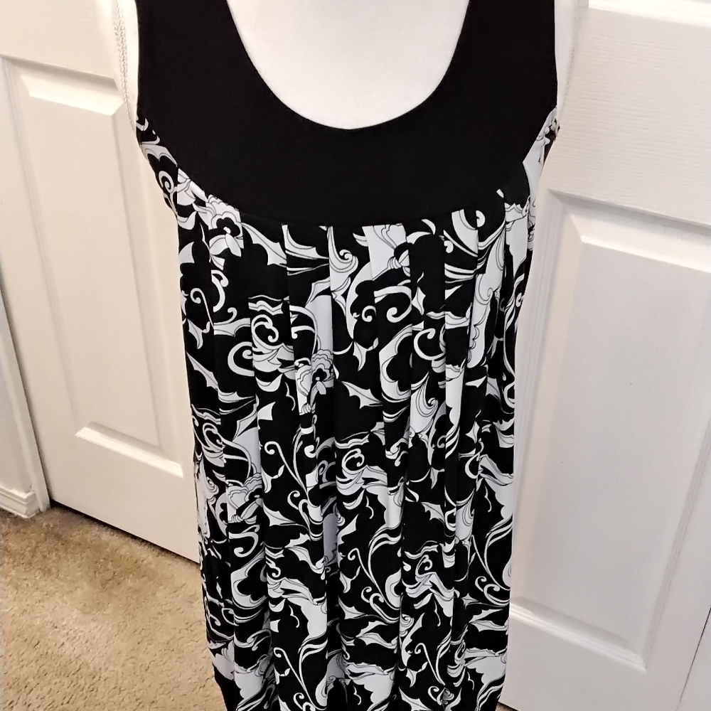 Susan Lawrence Women's Sleeveless Dress Size M